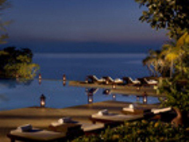 منتجع تانجونج جارا دونجون المظهر الخارجي الصورة View of the beach at the resort