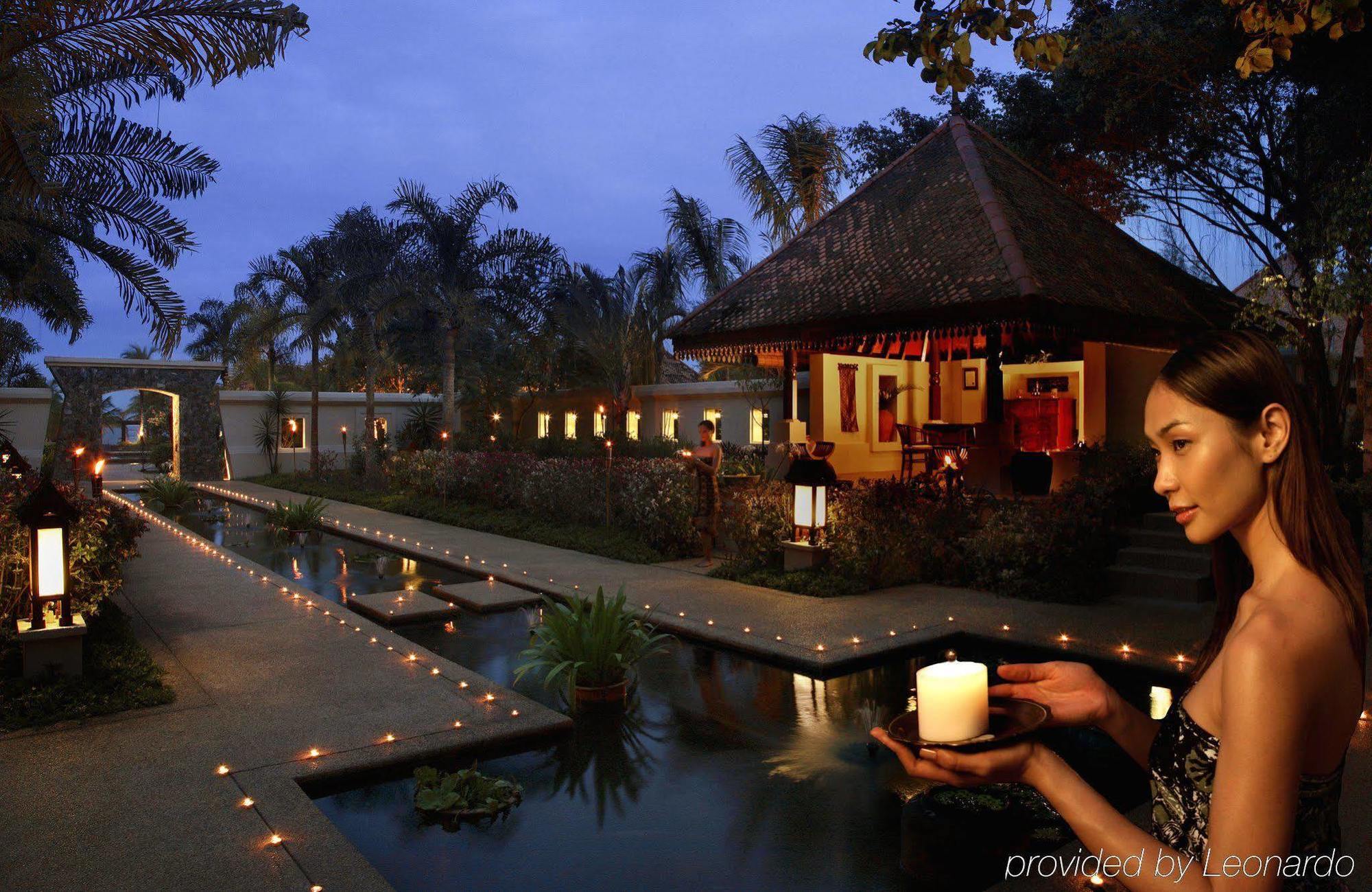 منتجع تانجونج جارا دونجون المظهر الخارجي الصورة The resort at night